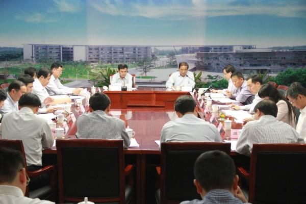 集團(tuán)召開2012年度董事會工作評價(jià)會